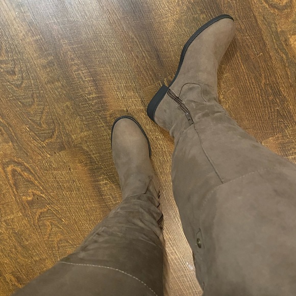 Over the knee boots wide calf Size 9 NWT - Picture 3 of 12